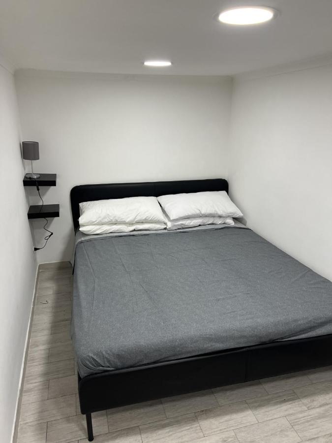 B&B Luna Rossa Napoli Bagian luar foto